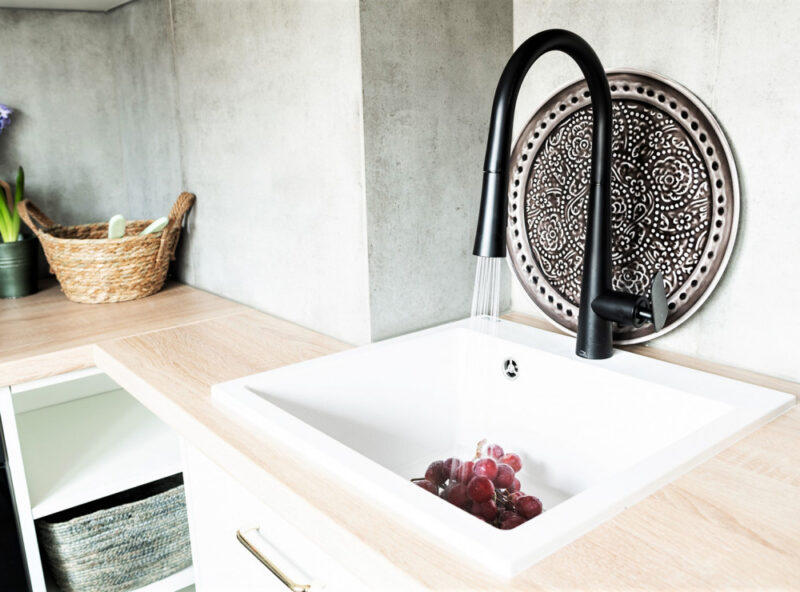 Laveo ALENA fehér egymedencés mosogató helytakarékos szifonnal